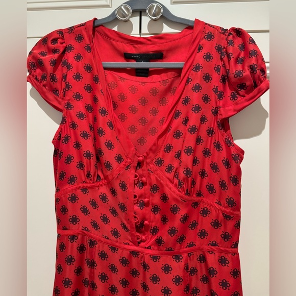 Pretty Marc Jacob’s all silk dress - Picture 2 of 3